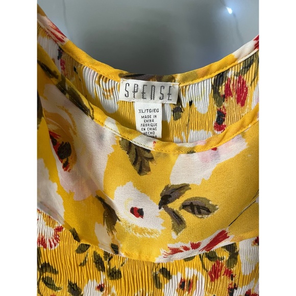 Floral Ruffle Blouse - Picture 3 of 4